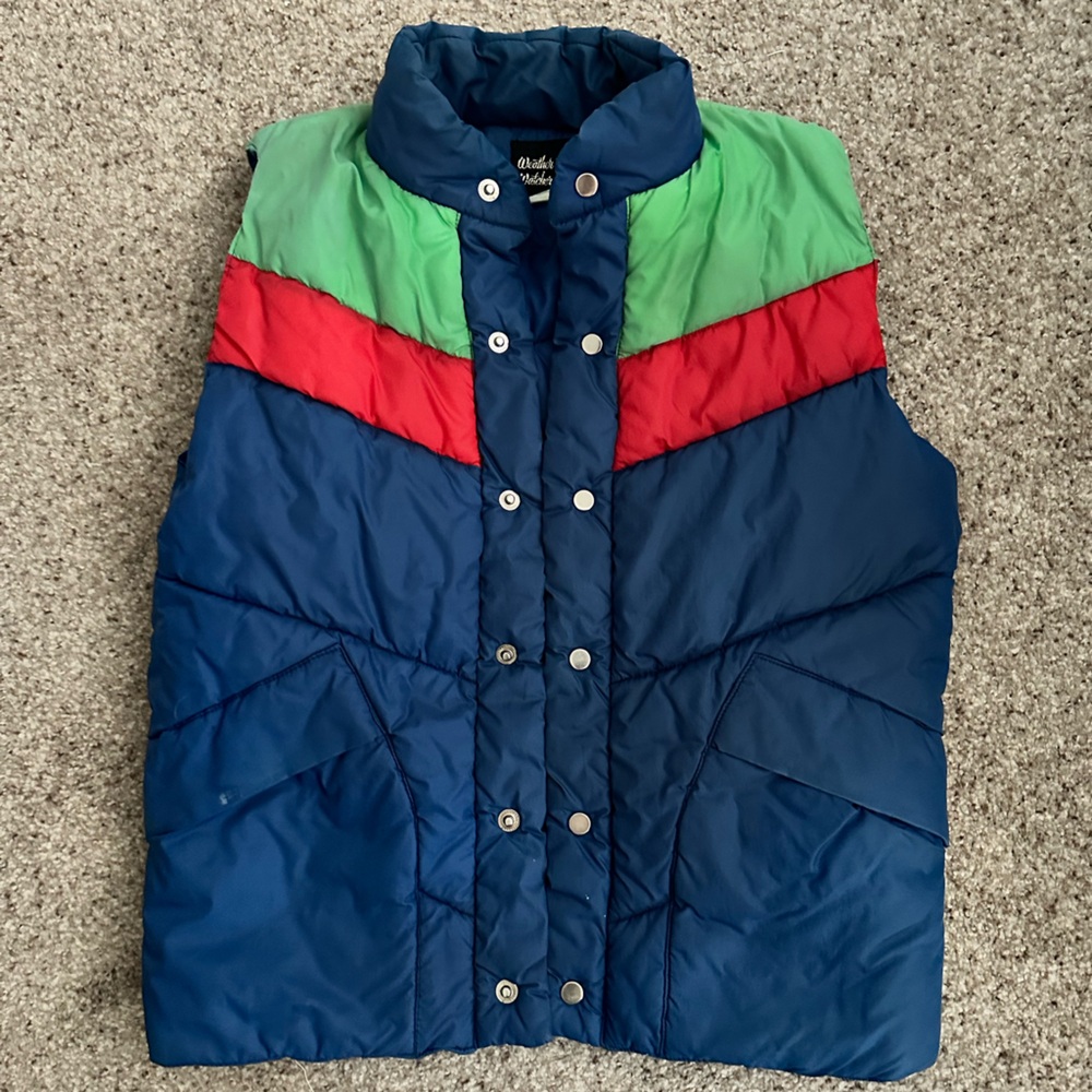 Vintage puffer vest with classic stripes